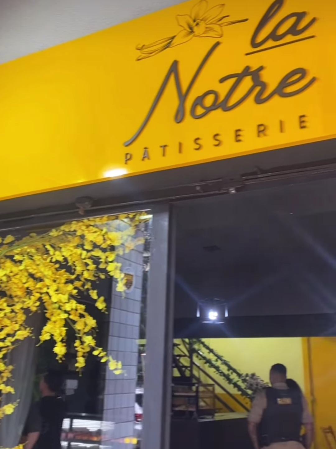 Lá Notre Pâtisserie