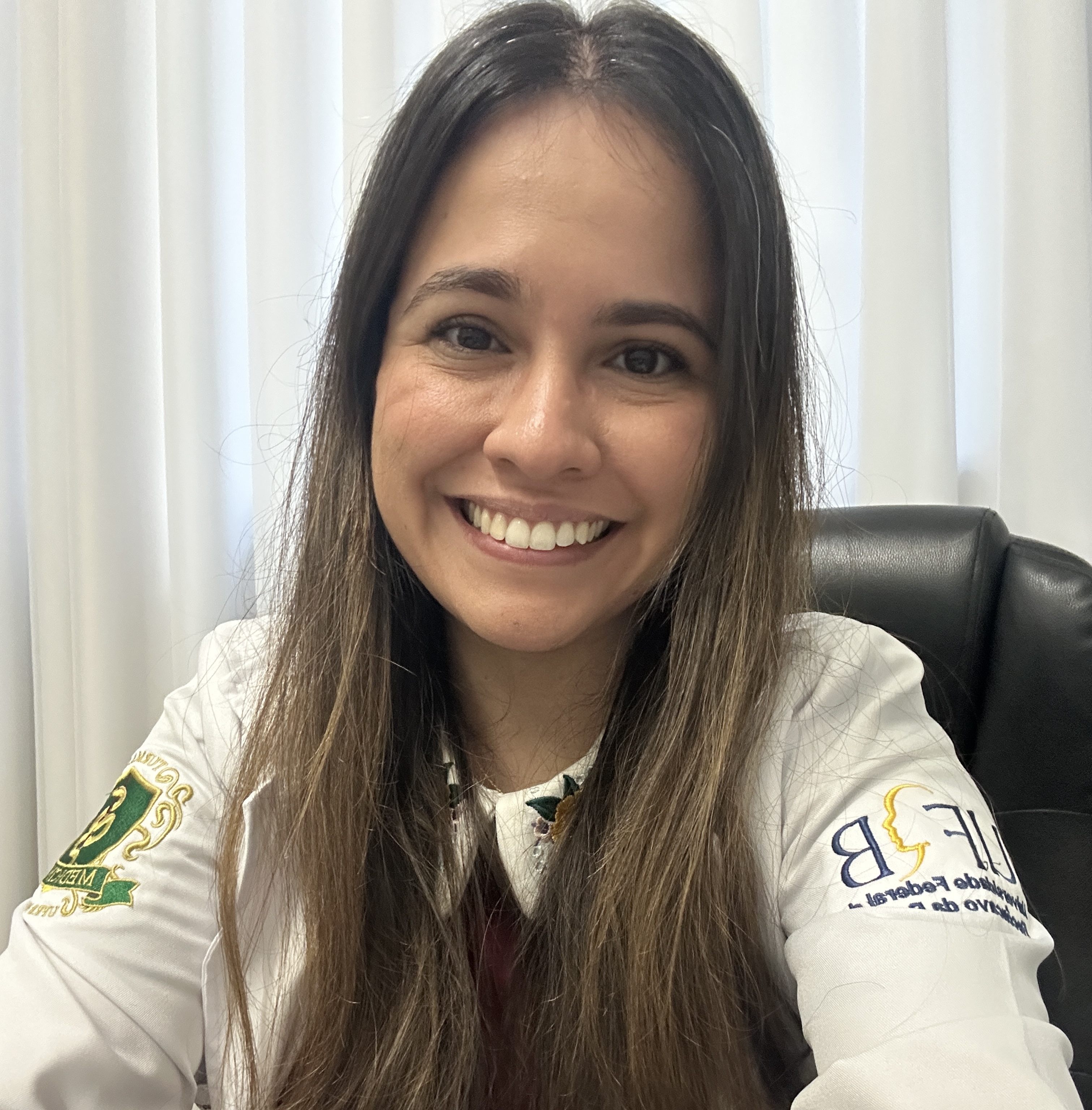 Dra. Samara Guimarães 